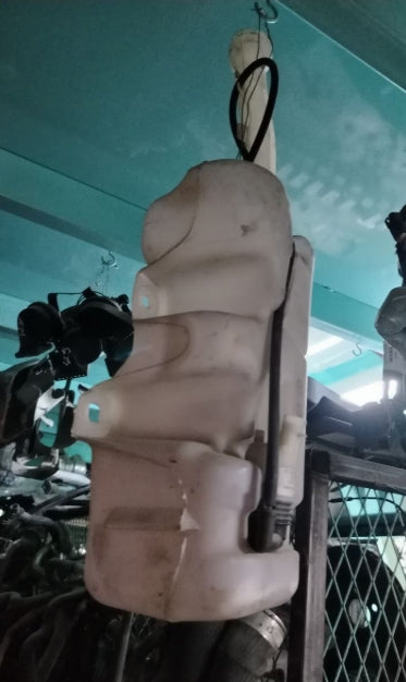 Used Chevrolet Camaro Washer Reservoir 2013-2014 –  خزان مياه المساحات مستعمل لشفروليه كمارو 2013–2014