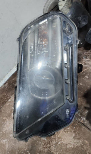 Used Ford Mustang Headlights (Driver & Passenger Side) | 2014 Original شمعات أمامية موستنج أصلية مستعملة (يمين + يسار) موديل 2014
