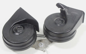 Used 2015–2023 Ford Mustang Dual Tone Horn Set – High & Low Note Signal Siren Pair مجموعة أبواق مزدوجة النغمة مستعملة لفورد موستانج 2015–2023 – زوج نغمات عالية ومنخفضة