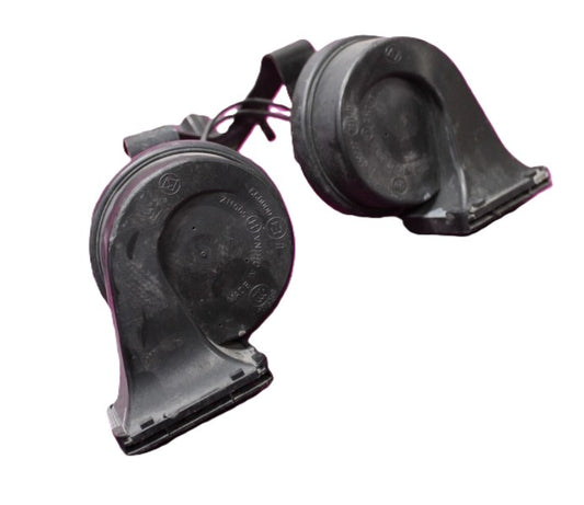 Used 2016-2023 Chevrolet Camaro Front High & Low Pitch Tone Horn Set –  مجموعة أبواق أمامية عالية ومنخفضة النغمة مستعملة لشفروليه كمارو 2016–2023