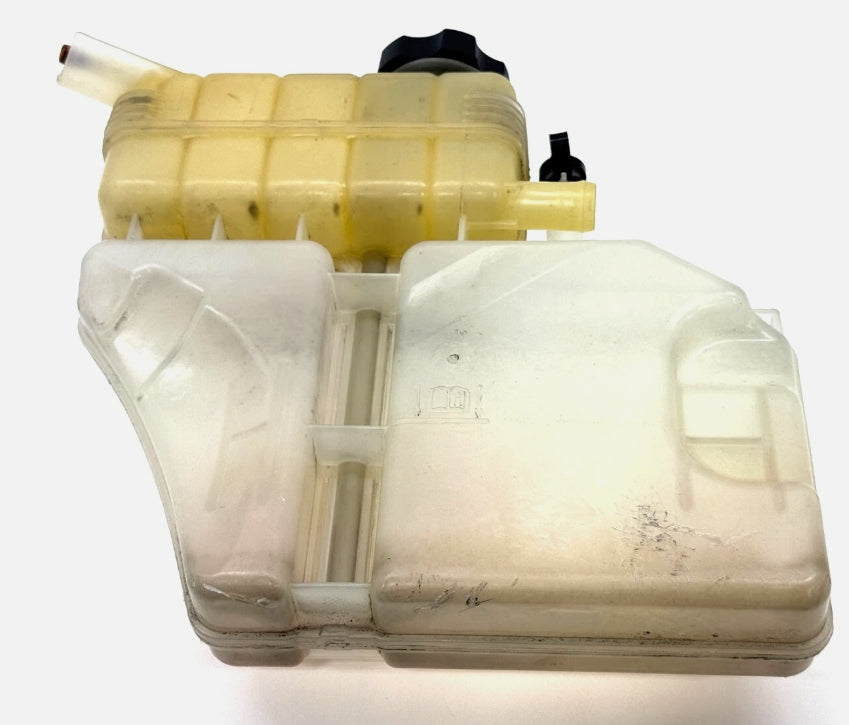 Used 2016–2024 Chevrolet Camaro Radiator Surge Tank –  خزان تمدد رادياتير مستعمل لشفروليه كمارو 2016–2024