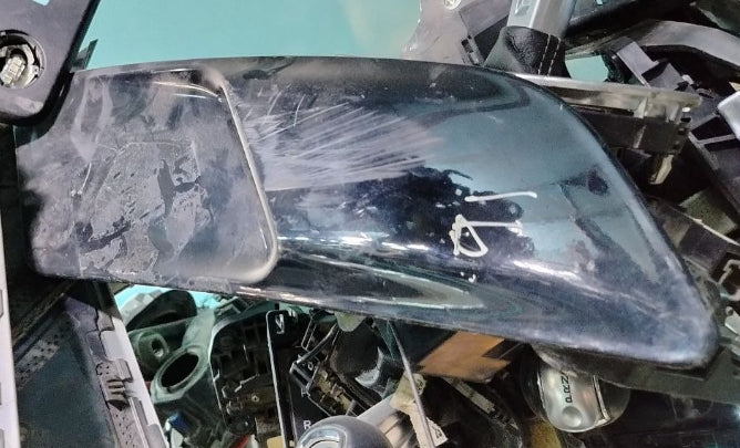 Used 2015–2017 Ford Mustang GT Hood Heat Extractors Pair – زوج فتحات تهوية غطاء المحرك مستعملة لفورد موستانج GT 2015–2017