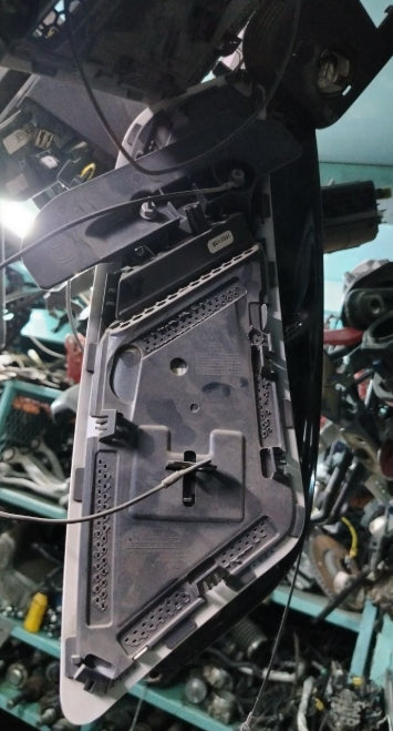 Used 2015–2017 Ford Mustang GT Hood Heat Extractors Pair – زوج فتحات تهوية غطاء المحرك مستعملة لفورد موستانج GT 2015–2017