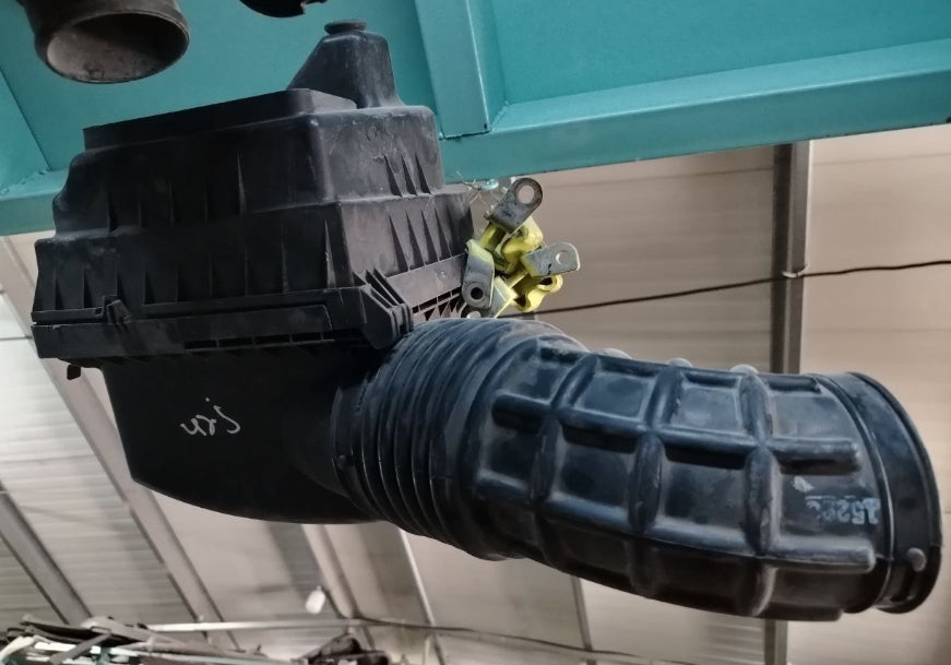 Used Jeep Grand Cherokee & Dodge Durango Engine Air Intake Cleaner Filter Box –  علبة فلتر هواء مدخل المحرك مستعملة لجيب جراند شيروكي ودودج دورانجو