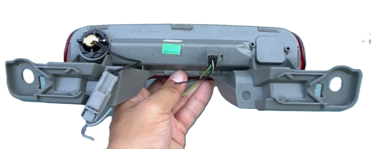 Used 2011–2014 Dodge Charger Third Trunk Brake Stop Light with Camera –  ضوء مكابح ثالث في صندوق السيارة مع كاميرا مستعمل لدودج تشارجر 2011–2014