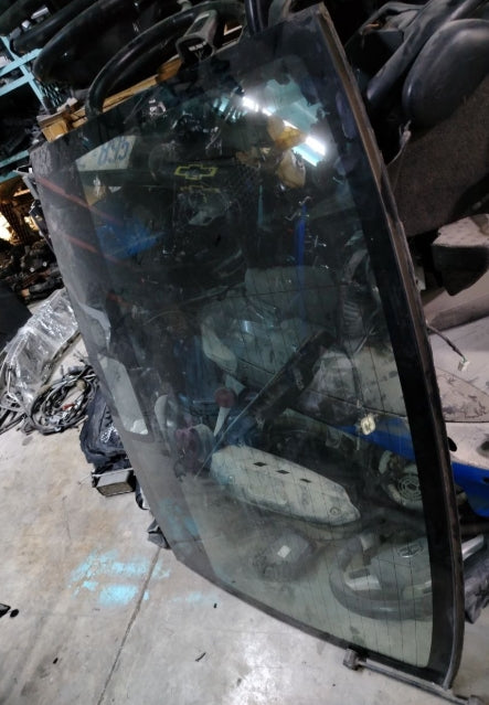 Used Ford Mustang 2016–2023 Rear Back Glass –  زجاج خلفي مستعمل لفورد موستانج 2016–2023