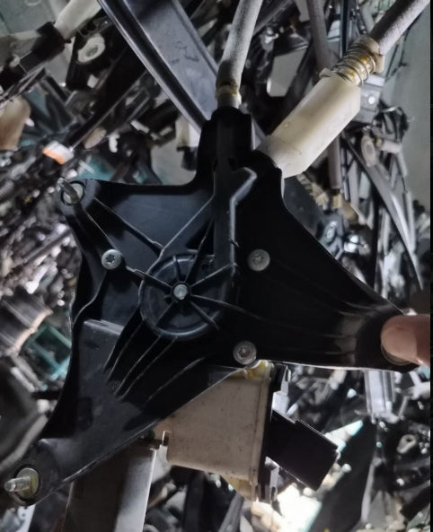 Used 2015–2026 Ford Mustang Driver & Passenger Door Window Regulator Motor Set –  مجموعة محركات منظم زجاج أبواب السائق والراكب مستعملة لفورد موستانج 2015–2026