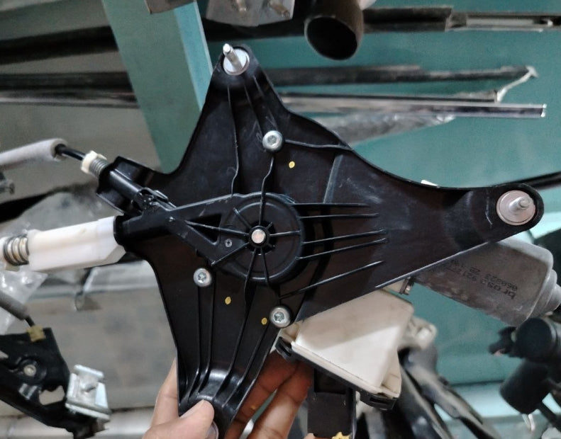 Used 2015–2026 Ford Mustang Driver & Passenger Door Window Regulator Motor Set –  مجموعة محركات منظم زجاج أبواب السائق والراكب مستعملة لفورد موستانج 2015–2026