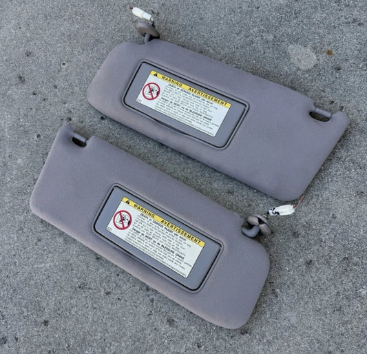 Used Lexus LS430 2000-2006 Passenger Side Sun Visor with Mirror and Light | لكزس LS430 حاجب شمس راكب مع مرآة وإضاءة