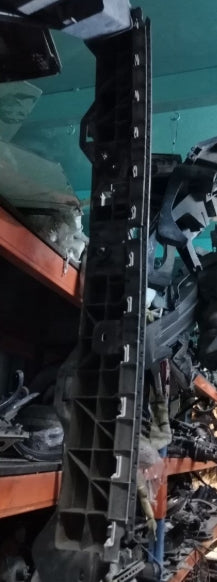 Used Dodge Charger 2014–2020 Rear Bumper Bracket –  حامل صدام خلفي مستعمل لدودج تشارجر 2014–2020