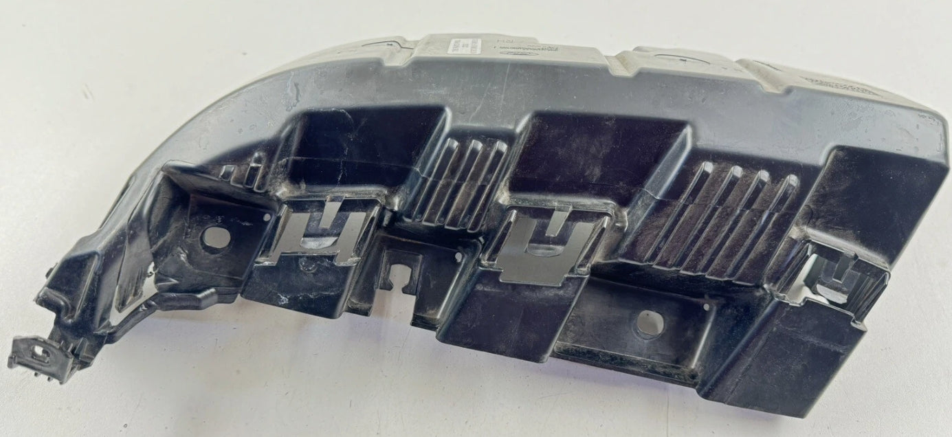 Used 2018–2023 Ford Mustang Right & Left Rear Bumper Bracket Support Mount – حامل دعم صدام خلفي يمين ويسار مستعمل لفورد موستانج 2018–2023