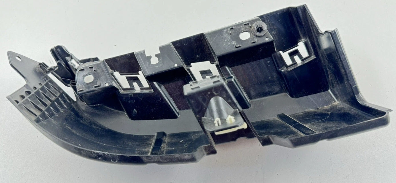 Used 2018–2023 Ford Mustang Right & Left Rear Bumper Bracket Support Mount – حامل دعم صدام خلفي يمين ويسار مستعمل لفورد موستانج 2018–2023