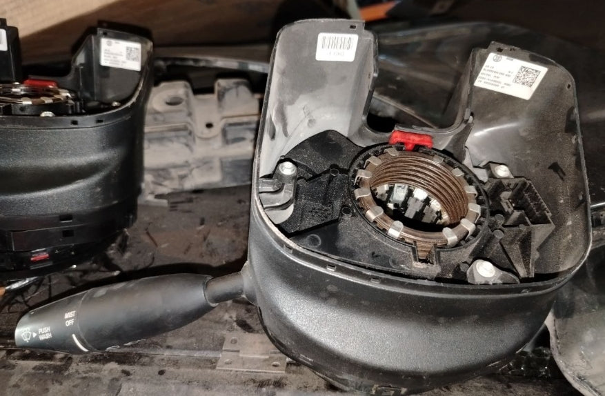 Used Turn Signal Switch for 2014–2018 Dodge Charger –  مفتاح إشارة انعطاف مستعمل لدودج تشارجر 2014–2018