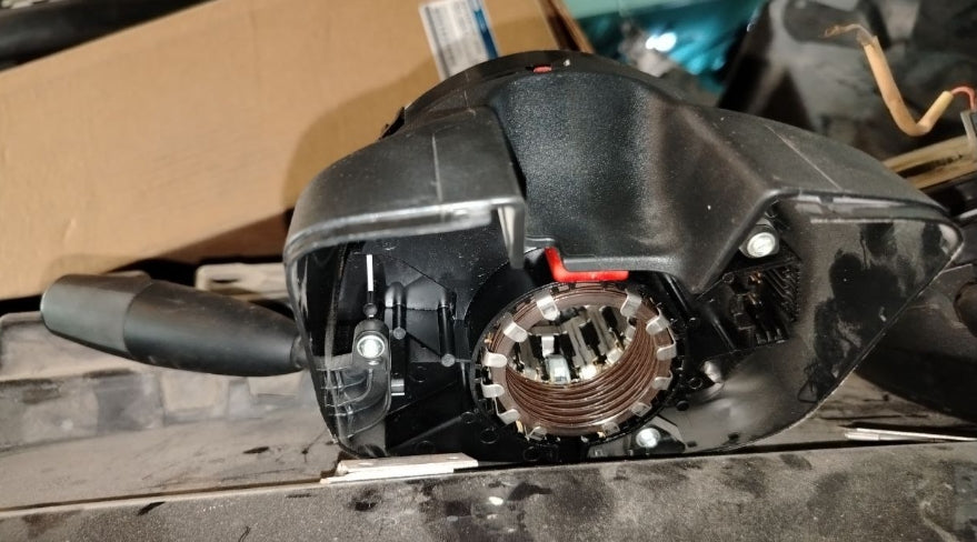 Used Turn Signal Switch for 2014–2018 Dodge Charger –  مفتاح إشارة انعطاف مستعمل لدودج تشارجر 2014–2018