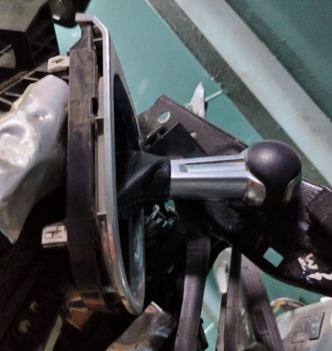 Used 2015–2023 Ford Mustang Automatic Gear Shifter –  ناقل حركة أوتوماتيكي مستعمل لفورد موستانج 2015–2023