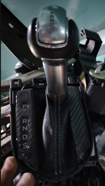 Used 2015–2023 Ford Mustang Automatic Gear Shifter –  ناقل حركة أوتوماتيكي مستعمل لفورد موستانج 2015–2023