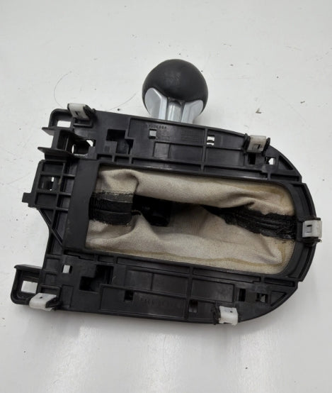 Used 2015–2023 Ford Mustang Automatic Gear Shifter –  ناقل حركة أوتوماتيكي مستعمل لفورد موستانج 2015–2023