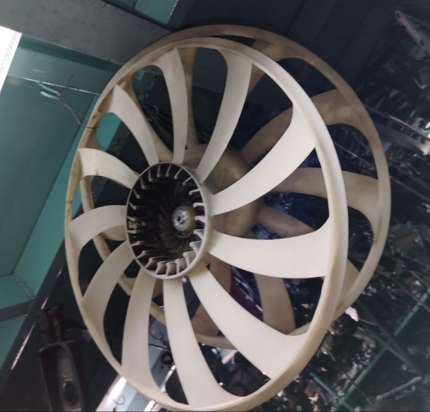 Used 2016–2020 Chevrolet Camaro Radiator Cooling Fan Motor & Blade مروحة تبريد الرادياتير مع المحرك مستعملة شفروليه كمارو 2016–2020 –