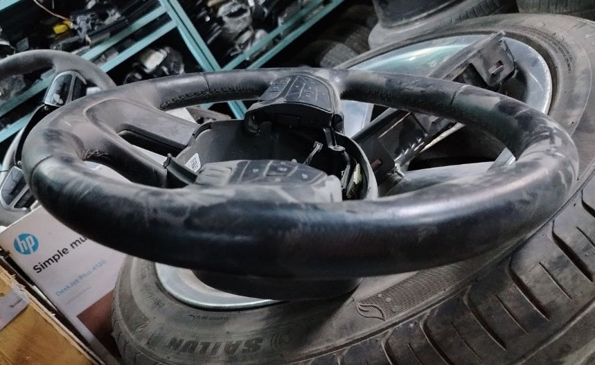 Used Dodge Charger & Challenger 2015–2023 Steering Wheel –  عجلة قيادة مستعملة لدودج تشارجر وتشالنجر 2015–2023