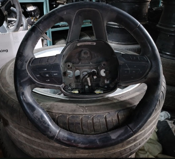 Used Dodge Charger & Challenger 2015–2023 Steering Wheel –  عجلة قيادة مستعملة لدودج تشارجر وتشالنجر 2015–2023
