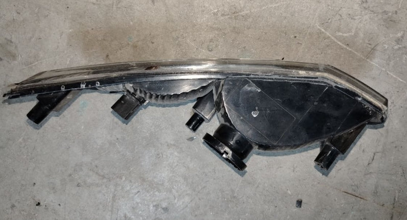 Used Ford Mustang 2015–2017 Front Bumper Signal Parking Light Bulb Pair – زوج لمبات إشارة وضوء موقف أمامي مستعملة لفورد موستانج 2015–2017