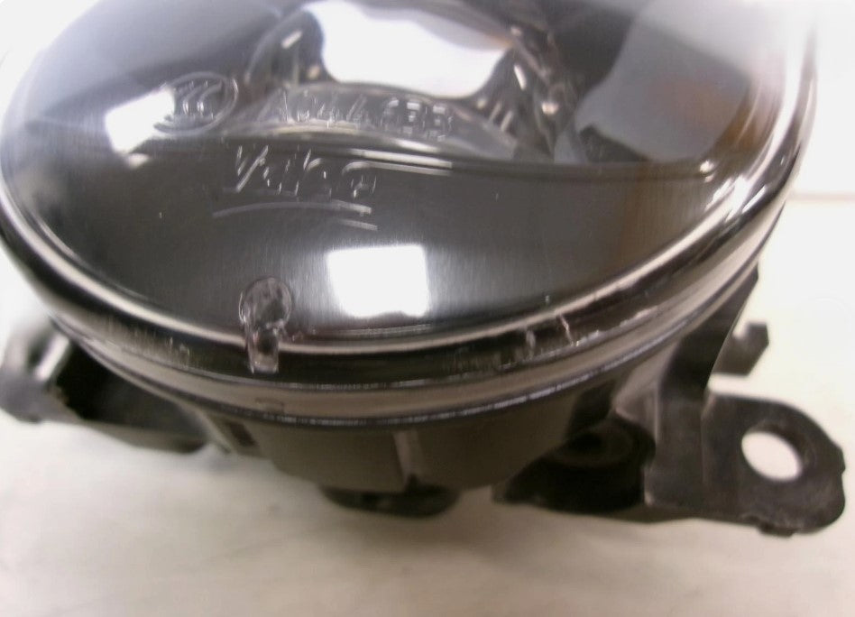 Ford Mustang 2015 Fog Lamp LH/RH, High-Quality Front Light Replacement, Durable Auto Accessory for Clear Night Visibility فورد موستانج 2015 كشاف ضباب يمين/يسار, بديل عالي الجودة لمصابيح أمامية، ملحق متين لتحسين الرؤية الليلية