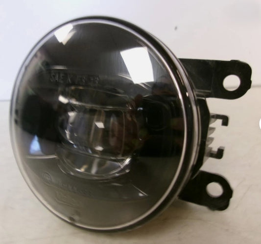 Ford Mustang 2015 Fog Lamp LH/RH, High-Quality Front Light Replacement, Durable Auto Accessory for Clear Night Visibility فورد موستانج 2015 كشاف ضباب يمين/يسار, بديل عالي الجودة لمصابيح أمامية، ملحق متين لتحسين الرؤية الليلية