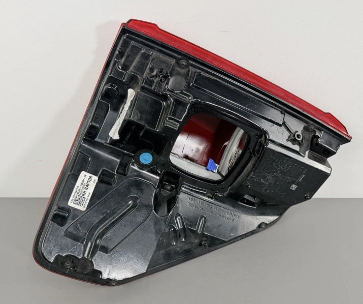 New Rear Backlight for Ford F-150 SVT Raptor 2021–2023  مصباح خلفي جديد لفورد F-150 SVT رابتر 2021–2023