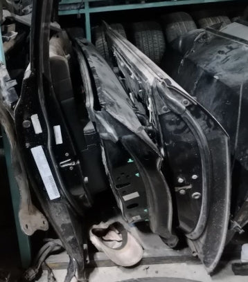 Used 2024–2026 Ford Mustang Driver Side Door –   باب جانب السائق مستعمل لفورد موستنج 2024–2026