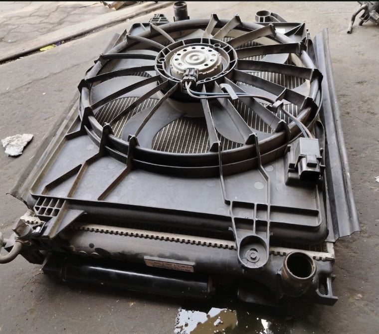 Used 2014–2022 Dodge Charger Radiator Kit – OEM Cooling System,  طقم راديتر مستعمل لدودج تشارجر 2014–2022 – نظام تبريد أصلي من المصنع