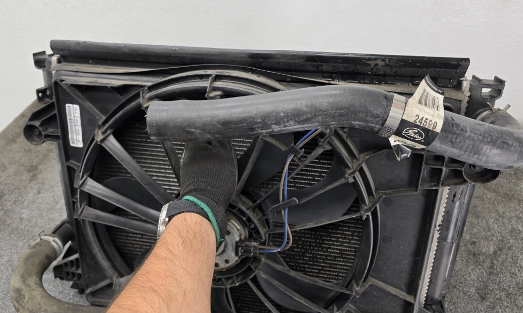 Used 2014–2022 Dodge Charger Radiator Kit – OEM Cooling System,  طقم راديتر مستعمل لدودج تشارجر 2014–2022 – نظام تبريد أصلي من المصنع