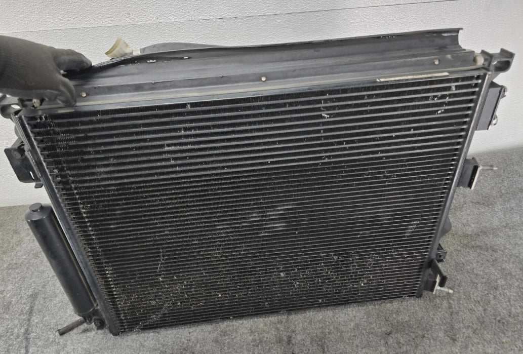 Used 2014–2022 Dodge Charger Radiator Kit – OEM Cooling System,  طقم راديتر مستعمل لدودج تشارجر 2014–2022 – نظام تبريد أصلي من المصنع
