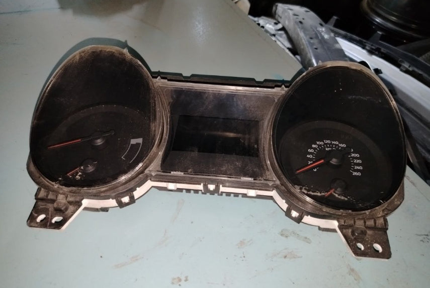 Used 2016–2023 Ford Mustang Speedometer Cluster – لوحة عدادات السرعة مستعملة لفورد موستنج 2016–2023