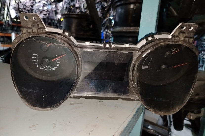 Used 2016–2023 Ford Mustang Speedometer Cluster – لوحة عدادات السرعة مستعملة لفورد موستنج 2016–2023