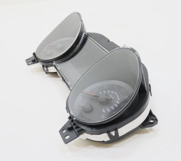 Used 2016–2023 Ford Mustang Speedometer Cluster – لوحة عدادات السرعة مستعملة لفورد موستنج 2016–2023