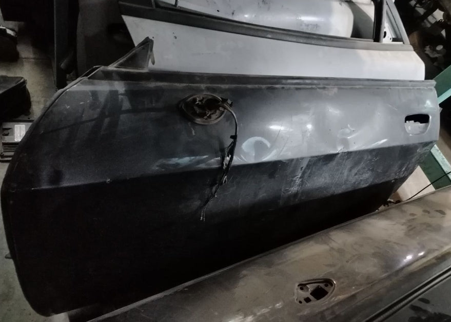 Used 2016–2023 Dodge Charger Front Passenger Right Side Door –  باب أمامي يمين للراكب مستعمل لدودج تشارجر 2016–2023 – أصلي من المصنع، متين ومناسب تمامًا كبديل