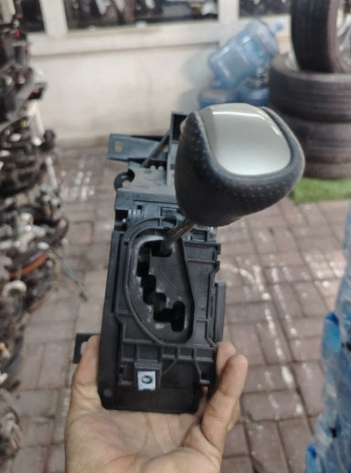Used Original Lexus RX Manual Gear Shift Assembly 2017-2023 – OEM Genuine قطعة أصلية مستعملة – وحدة ناقل الحركة اليدوي لسيارة لكزس RX 2017-2023