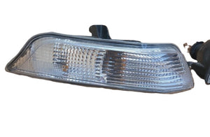 Used Ford Mustang 2015–2017 Front Bumper Signal Parking Light Bulb Pair – زوج لمبات إشارة وضوء موقف أمامي مستعملة لفورد موستانج 2015–2017