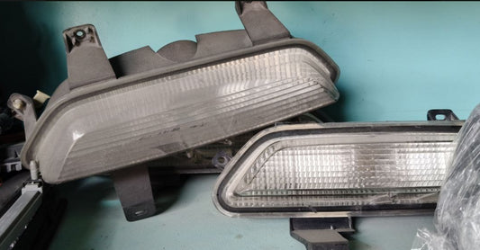 Used Ford Mustang Reverse Light 2015-2022 1 piece –  ضوء خلفي للرجوع مستعمل لفورد موستانج 2015–2022 – قطعة واحدة