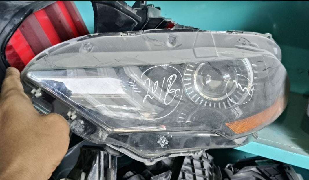 Used Ford Mustang 2018 to 2023 Front Headlights L/R –  مصابيح أمامية مستعملة لفورد موستانج 2018 إلى 2023 – يسار ويمين