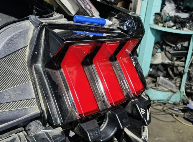 Used Ford Mustang 2024 to 2025 Taillights L/R – أضواء خلفية مستعملة لفورد موستانج 2024 – يسار ويمين