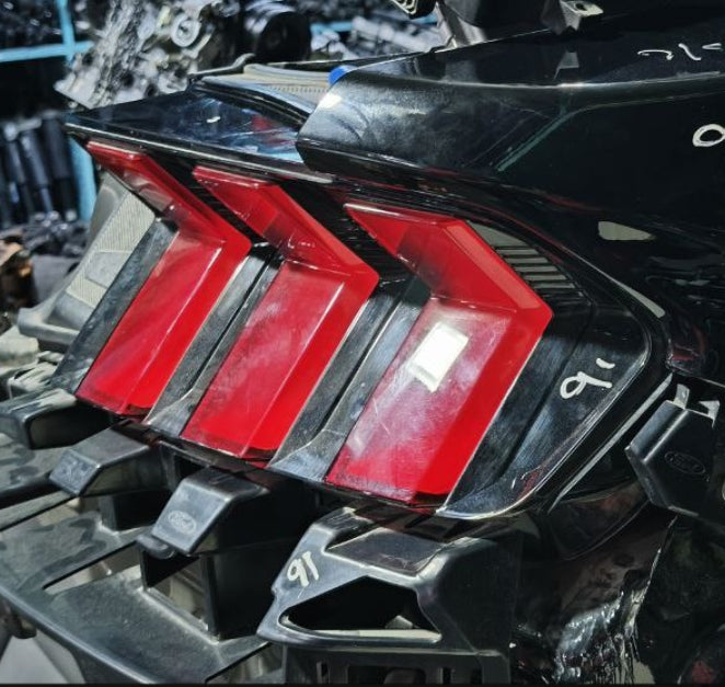 Used Ford Mustang 2024 to 2025 Taillights L/R – أضواء خلفية مستعملة لفورد موستانج 2024 – يسار ويمين