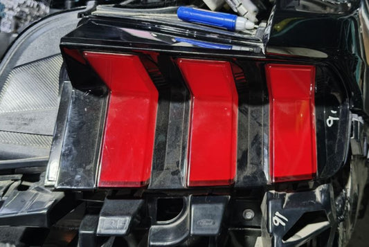 Used Ford Mustang 2024 to 2025 Taillights L/R – أضواء خلفية مستعملة لفورد موستانج 2024 – يسار ويمين