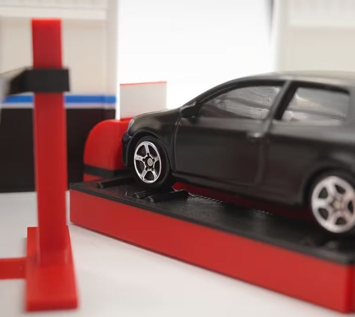 1:64 Scale Mini Car Lift & Oil Drainer Set – 4-Piece Garage Repair Platform Accessories for Diecast Car Displays & Dioramas مجموعة رافعات سيارات ومصرف زيت مصغرة 1:64 – طقم 4 قطع لمنصات صيانة الجراج وإكسسوارات مجسمات السيارات والديوارامات