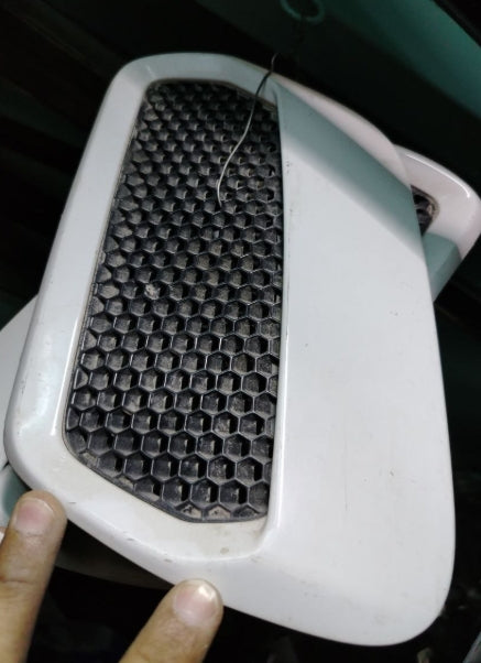 Used 2016-2023 Ford Mustang Hood Vents Hood Scoops PAIR - فتحات غطاء المحرك ومآخذ هواء غطاء المحرك مستعملة لفورد موستانج 2016–2023