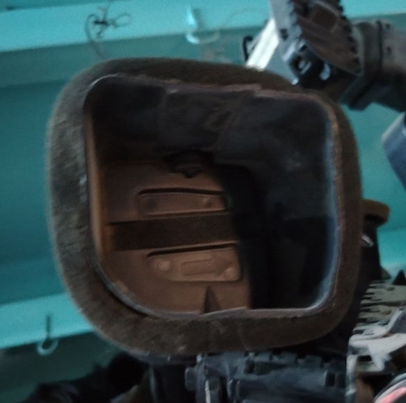 Used Dodge Charger 2011–2023 Passenger & Driver Side Dashboard Outer Air A/C Vent Grille - شبك فتحات تهوية الهواء الخارجي لمكيف لوحة العدادات مستعمل لدودج تشارجر 2011–2023 – جهة السائق والراكب