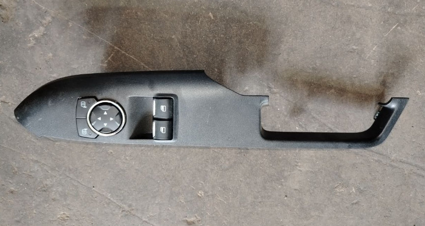 Used 2018–2023 Ford Mustang Door Switch - مستعمل مفتاح باب لفورد موستانج 2018–2023