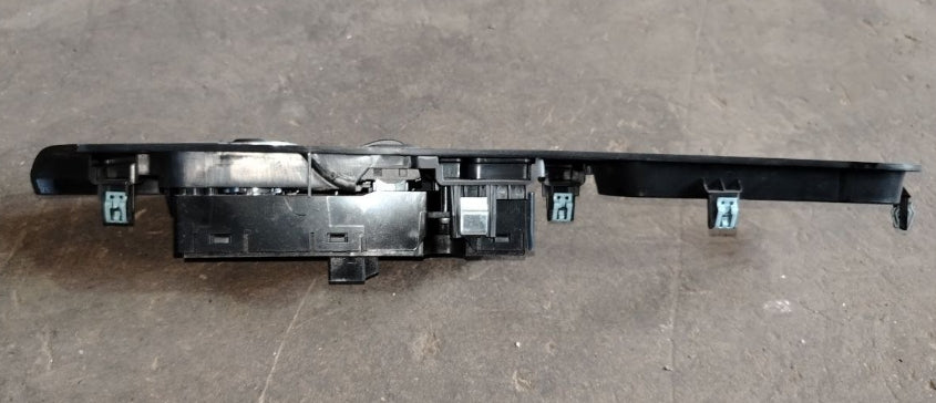 Used 2018–2023 Ford Mustang Door Switch - مستعمل مفتاح باب لفورد موستانج 2018–2023