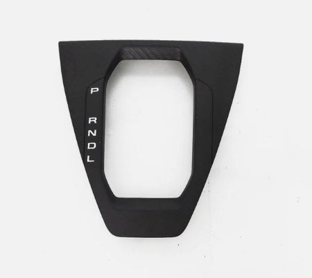 Used 2024 Ford Mustang A/T Shifter Upper Trim Garnish- Black - قطعة تريم علوية لمبدل السرعات الأوتوماتيكي (A/T) مستعملة لفورد موستانج 2024 – باللون الأسود