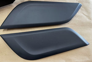 Used 2024 Ford Mustang Driver Console Side Trim Garnish - قطعة تريم جانبية لوحدة التحكم (الكونسول) جهة السائق مستعملة لفورد موستانج 2024